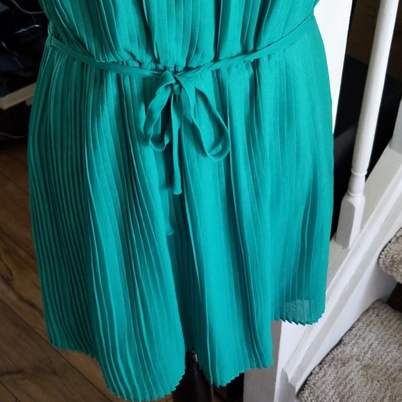 NWOT Teal Pleated Dress - Picture 4 of 6